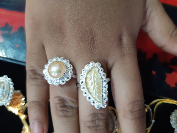 মুক্তার আংটি